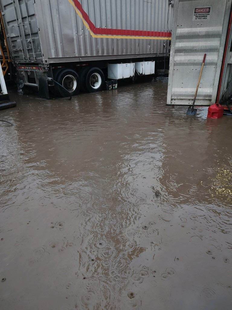 Andauernde Regenfälle lassen die Fertigstellung des Projekts Lynn 12-1 verzögern.