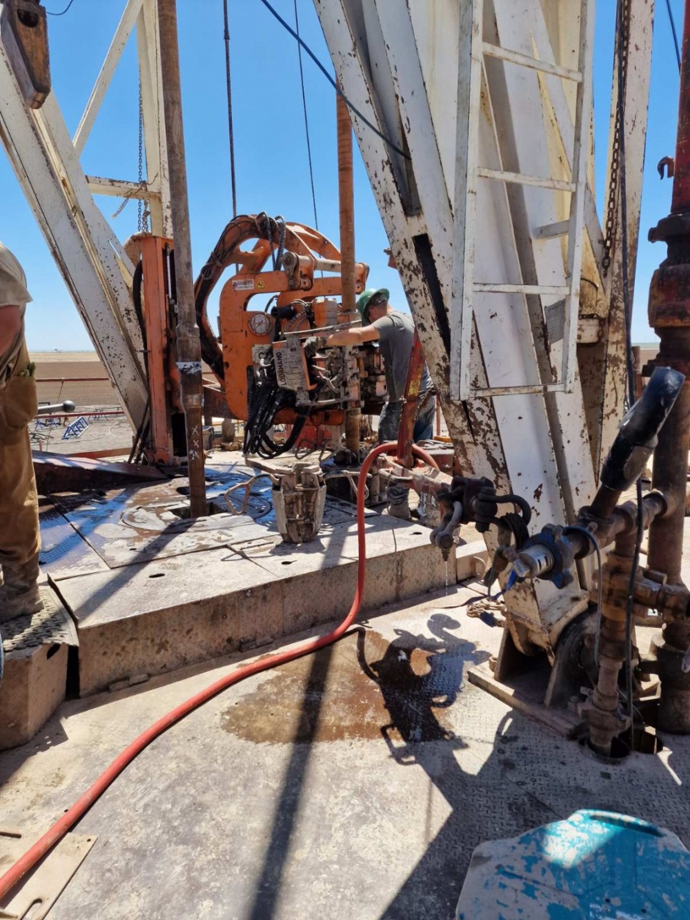 Die Bohrung auf Saratoga Chopper Down/ Texas läuft.